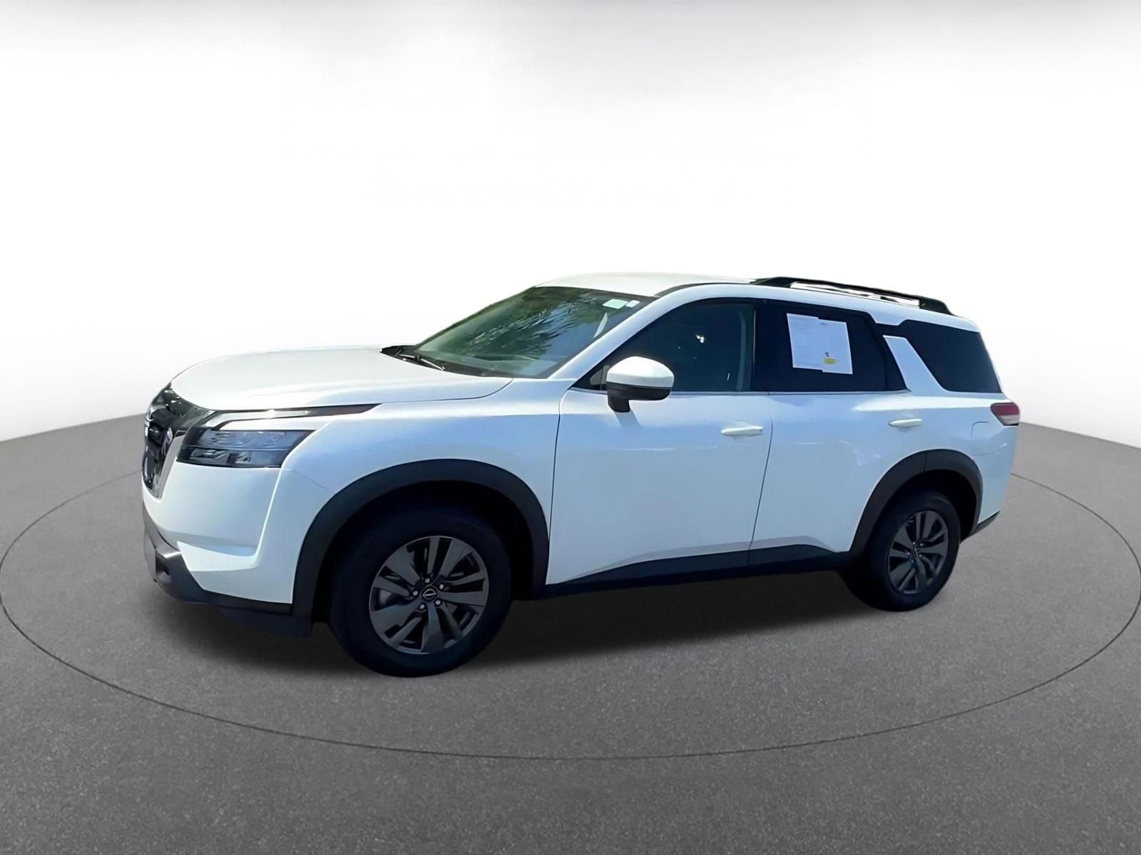 Used 2025 Nissan Pathfinder SV AWD/4WD image 8