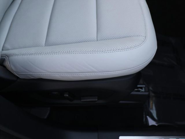 Used 2025 Ford Explorer Platinum w/ LUX Leather Package image 9