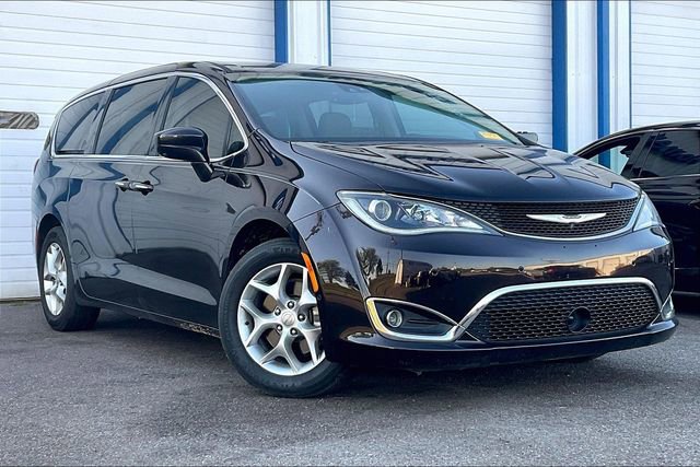 Used 2019 Chrysler Pacifica Touring Plus w/ Advanced Safetytec Group FWD image 1