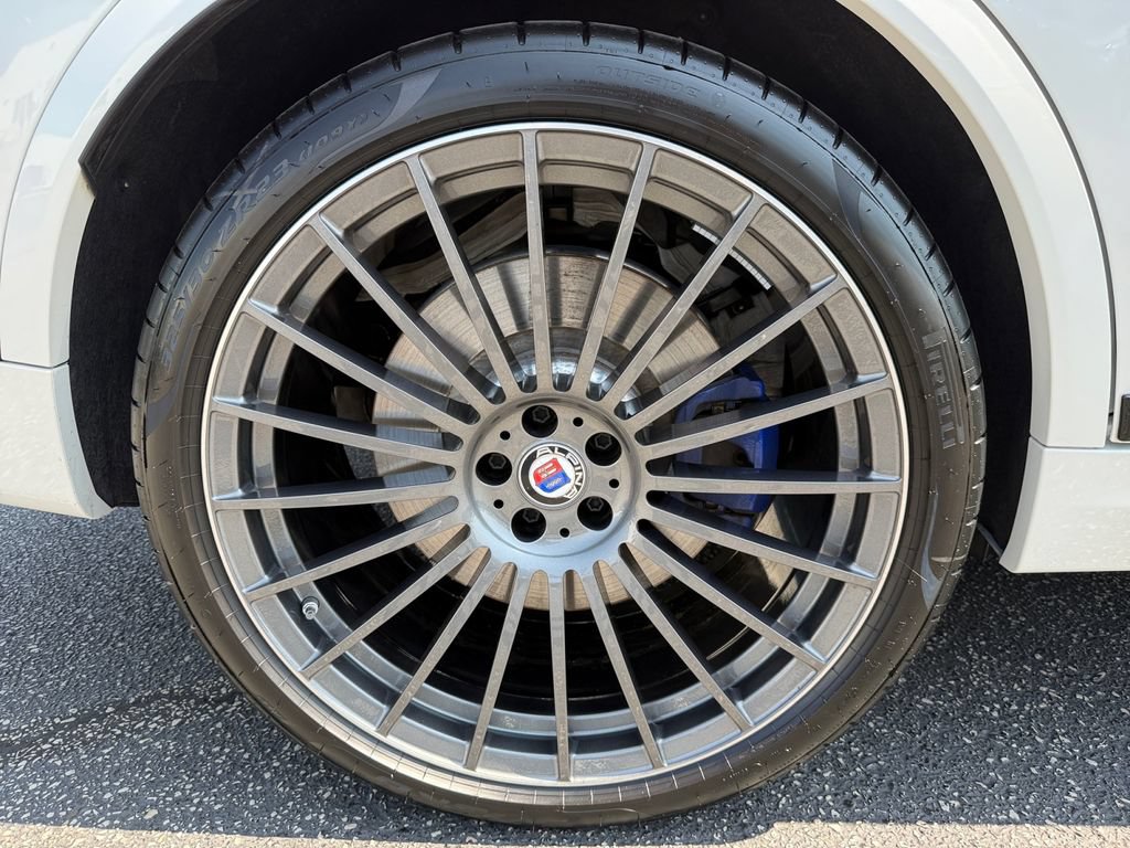 Certified 2025 BMW ALPINA XB7 AWD/4WD image 17