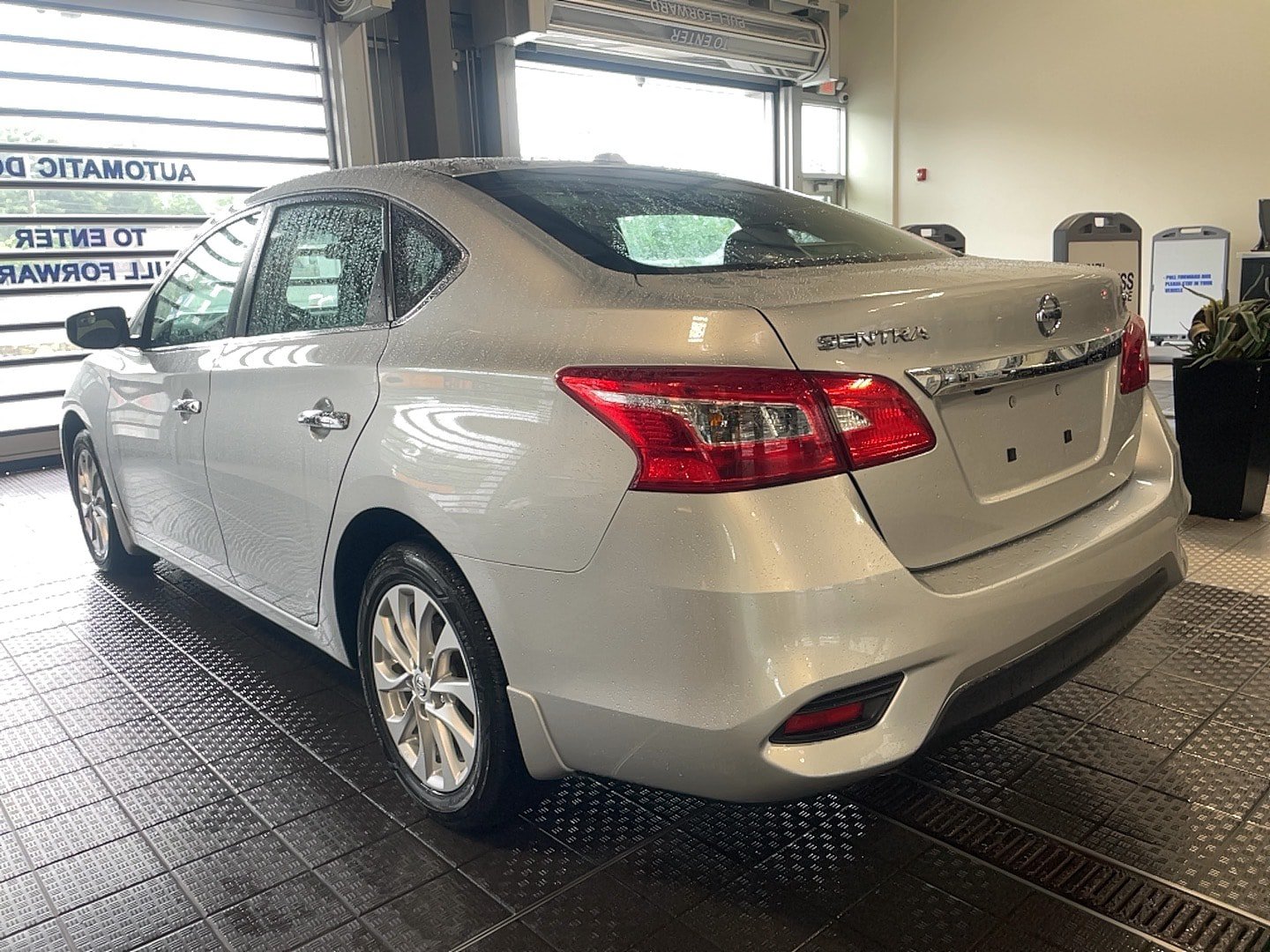 Used 2017 Nissan Sentra SV w/ Style Package FWD image 17