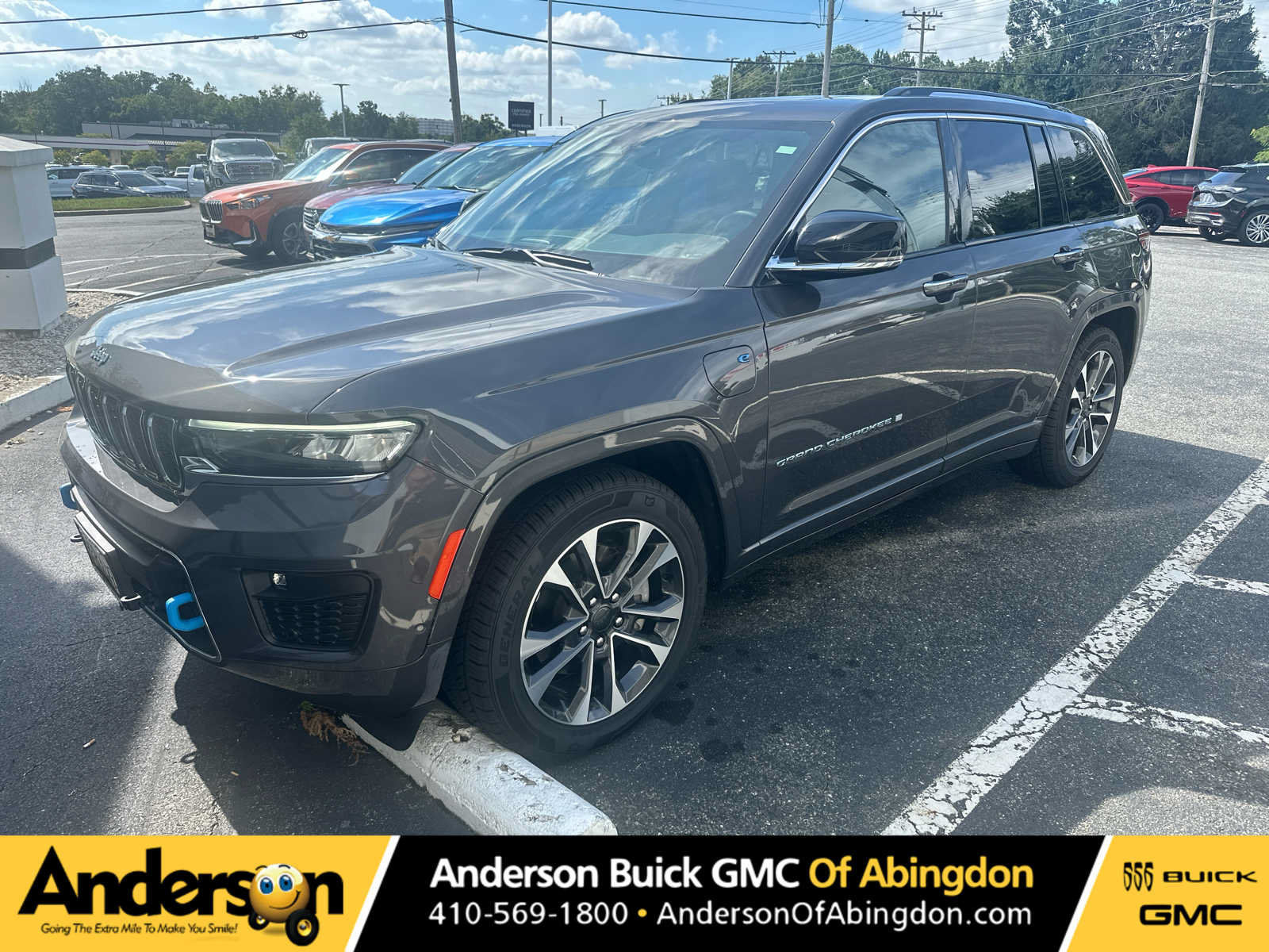 Used 2023 Jeep Grand Cherokee Overland AWD/4WD image 1