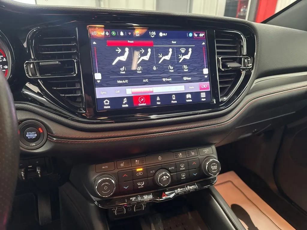Used 2025 Dodge Durango R/T AWD/4WD image 16