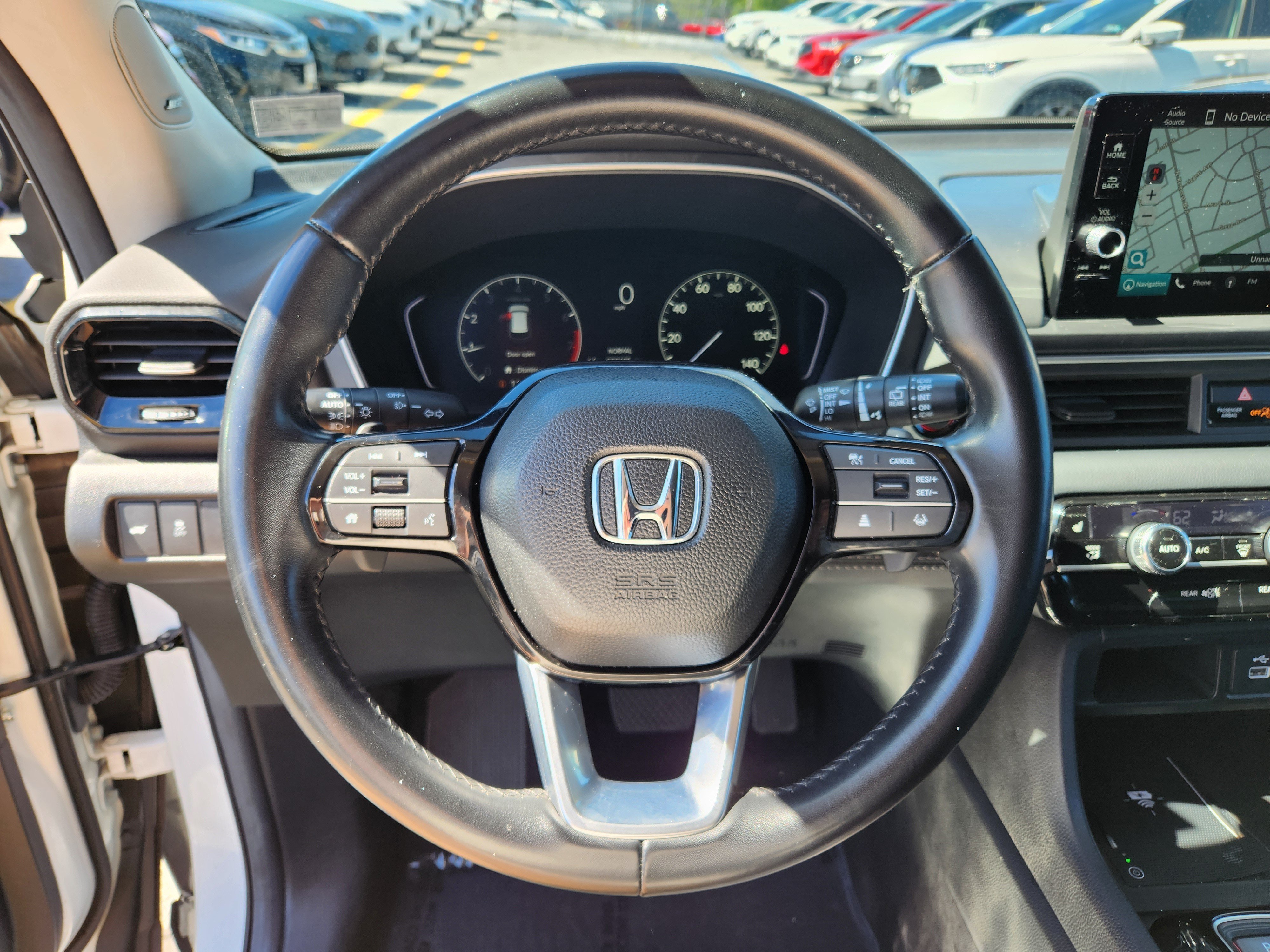 Used 2025 Honda Pilot Touring image 18