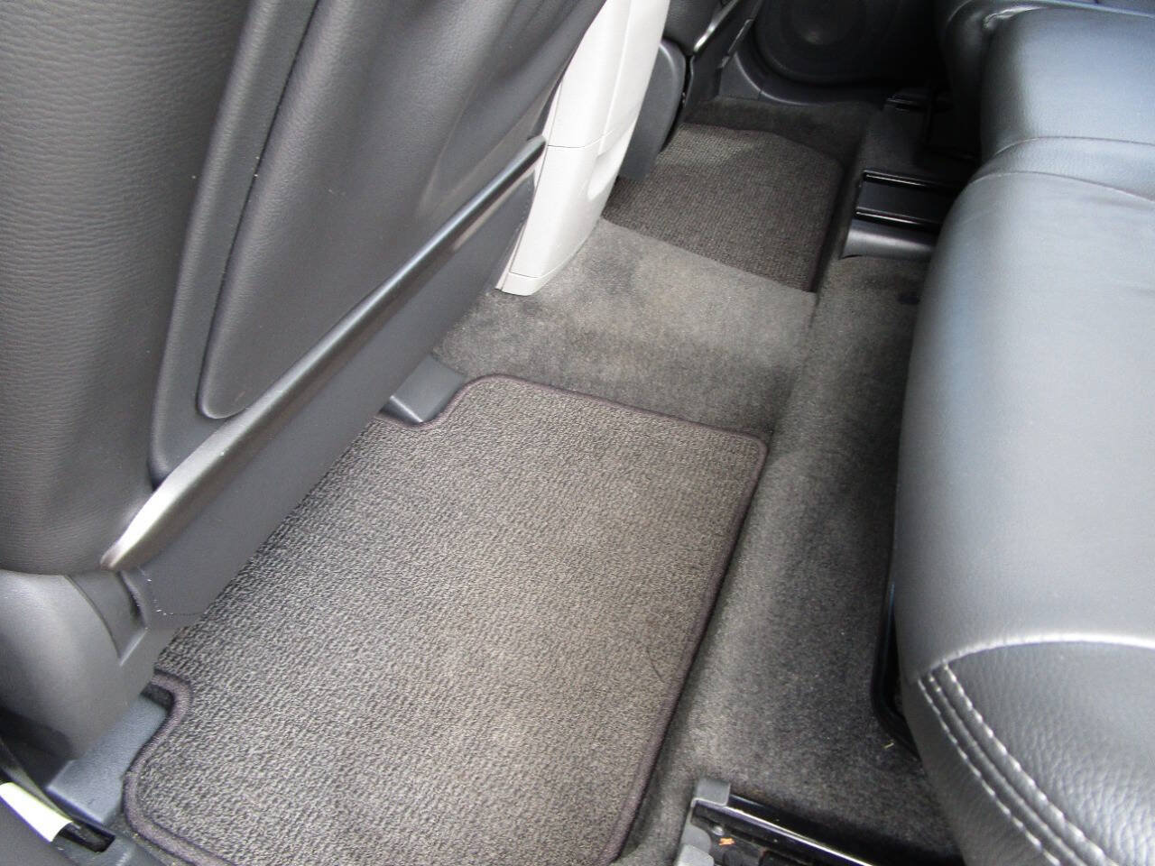 Used 2008 Subaru Tribeca Limited AWD/4WD image 25