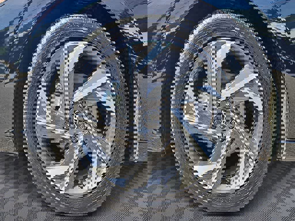 Used 2025 Hyundai Elantra SEL image 7