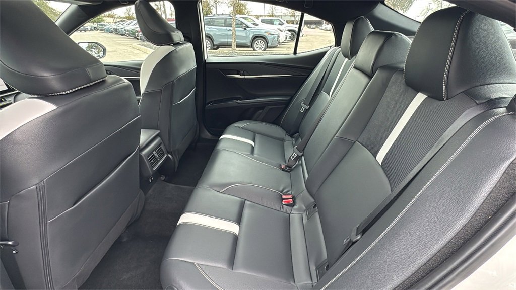 Certified 2025 Toyota Camry SE image 24