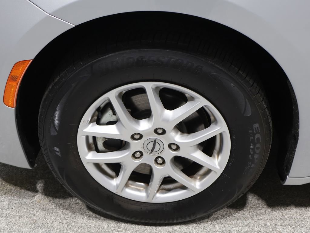 Used 2023 Chrysler Pacifica Touring-L image 8