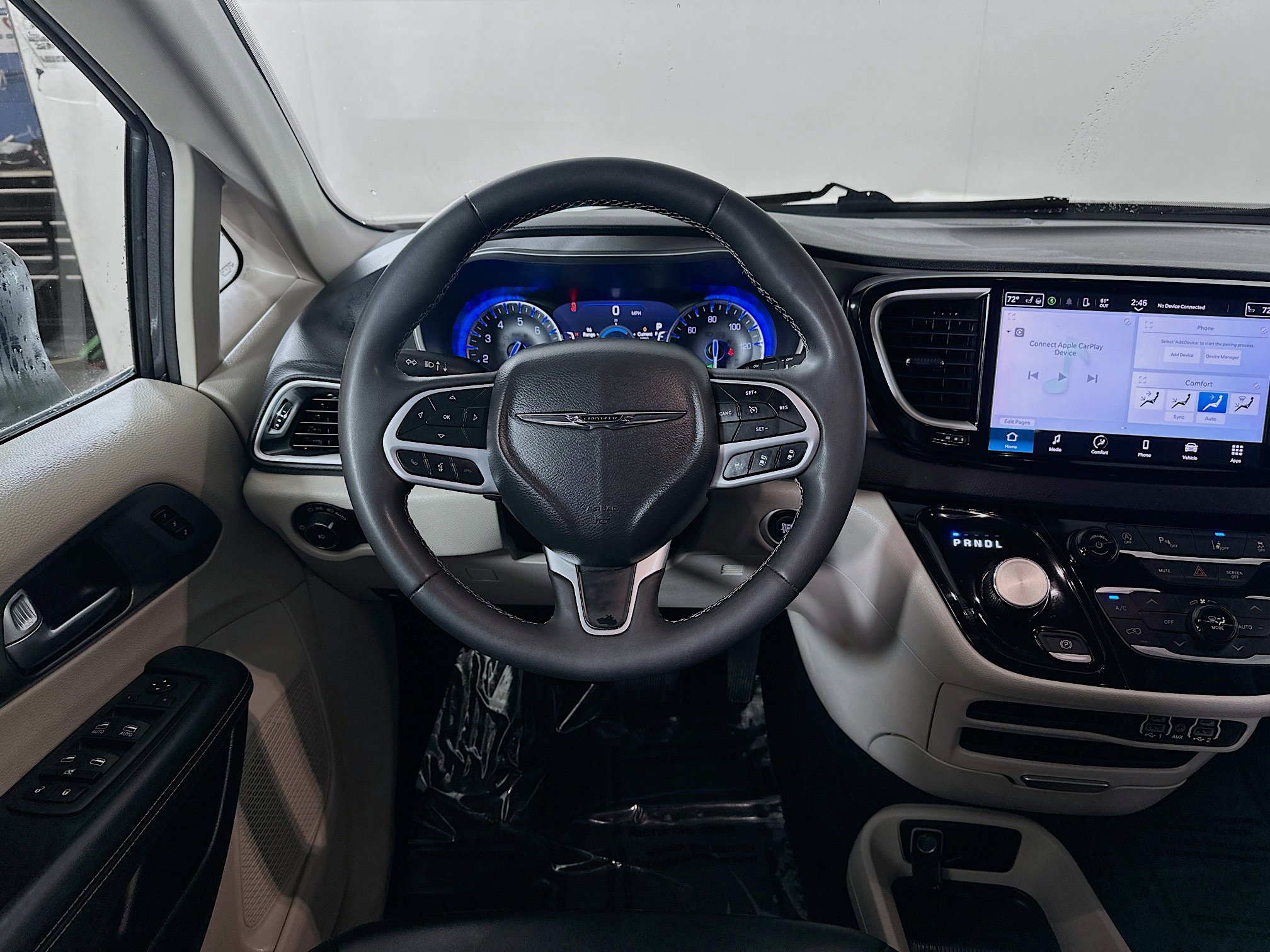 Used 2023 Chrysler Pacifica Touring-L FWD image 20