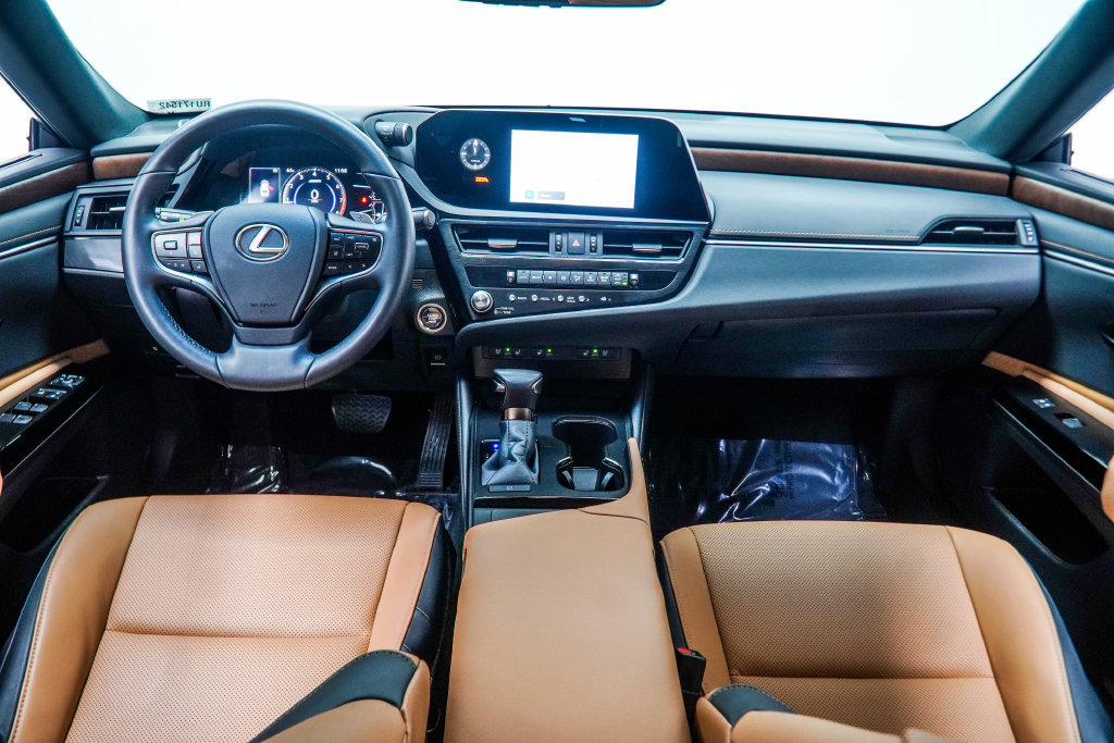 Used 2024 Lexus ES 350 w/ Premium Package FWD image 5