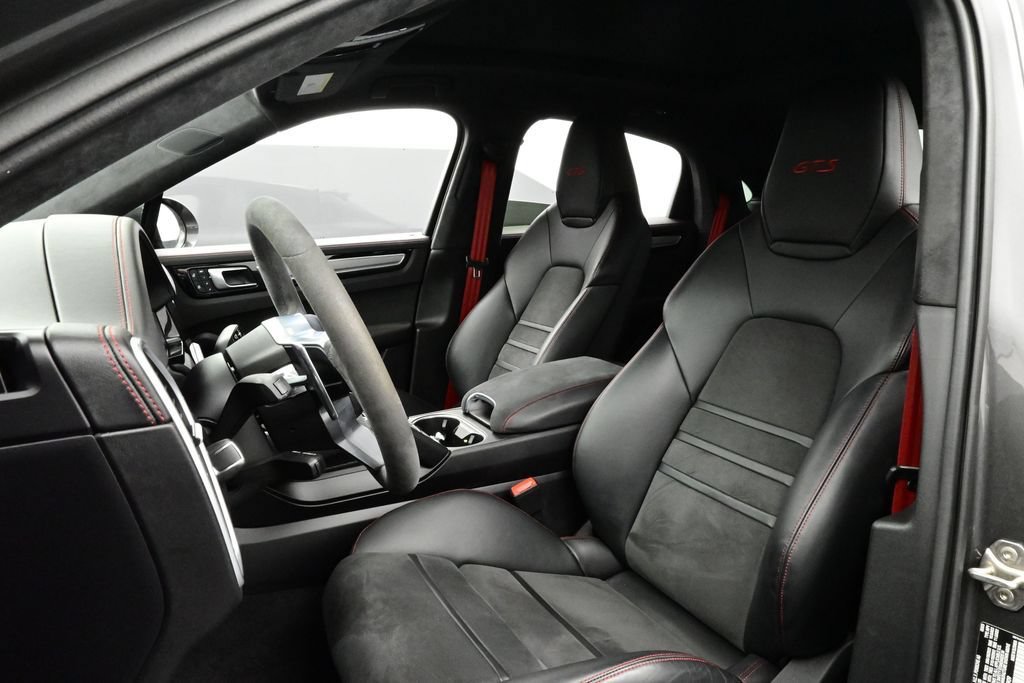 Certified 2023 Porsche Cayenne GTS AWD/4WD image 5