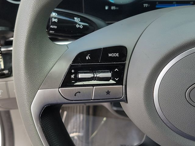 Used 2024 Hyundai Elantra SEL image 23