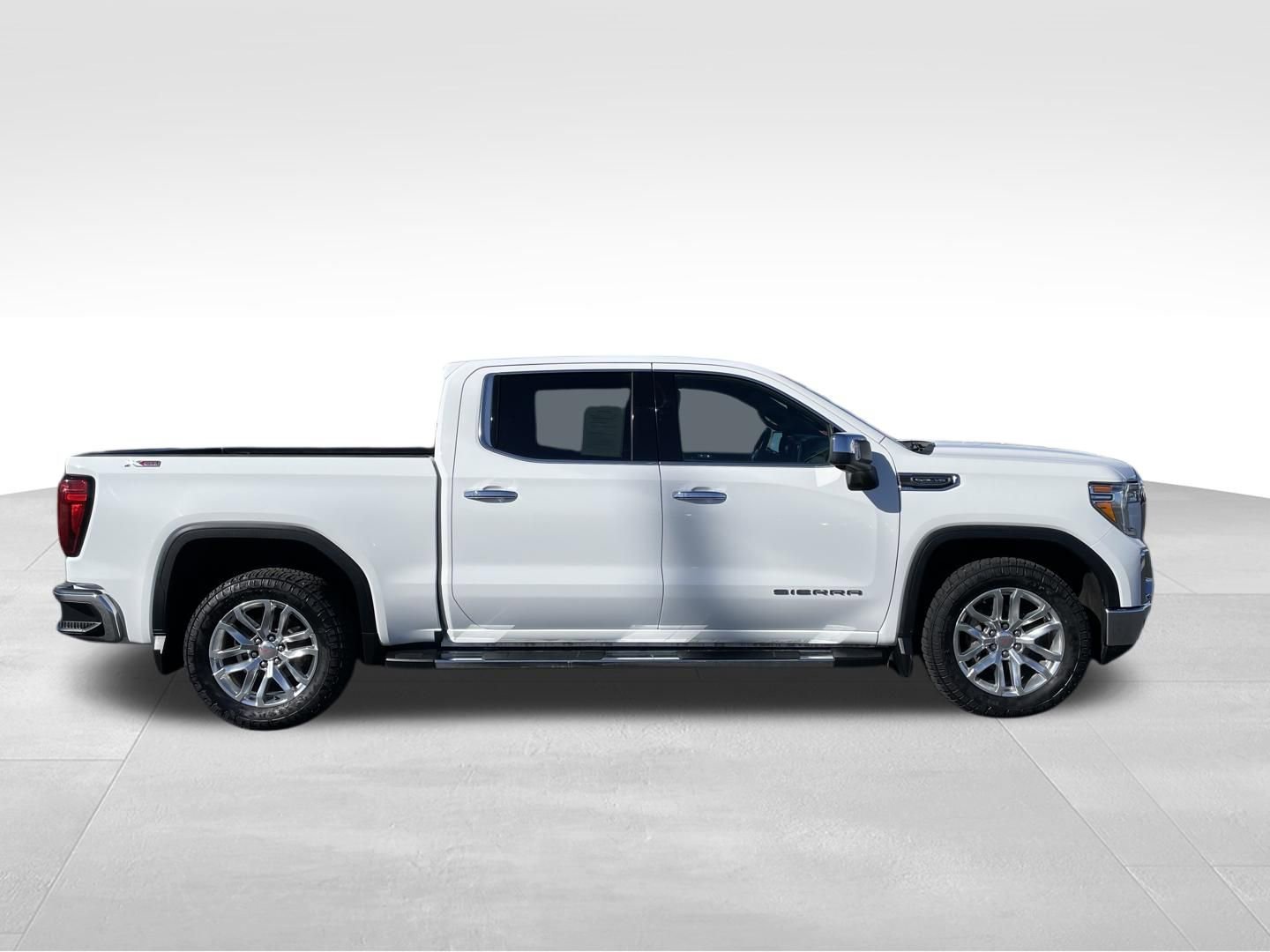 Used 2021 GMC Sierra 1500 SLT w/ SLT Premium Plus Package AWD/4WD image 2