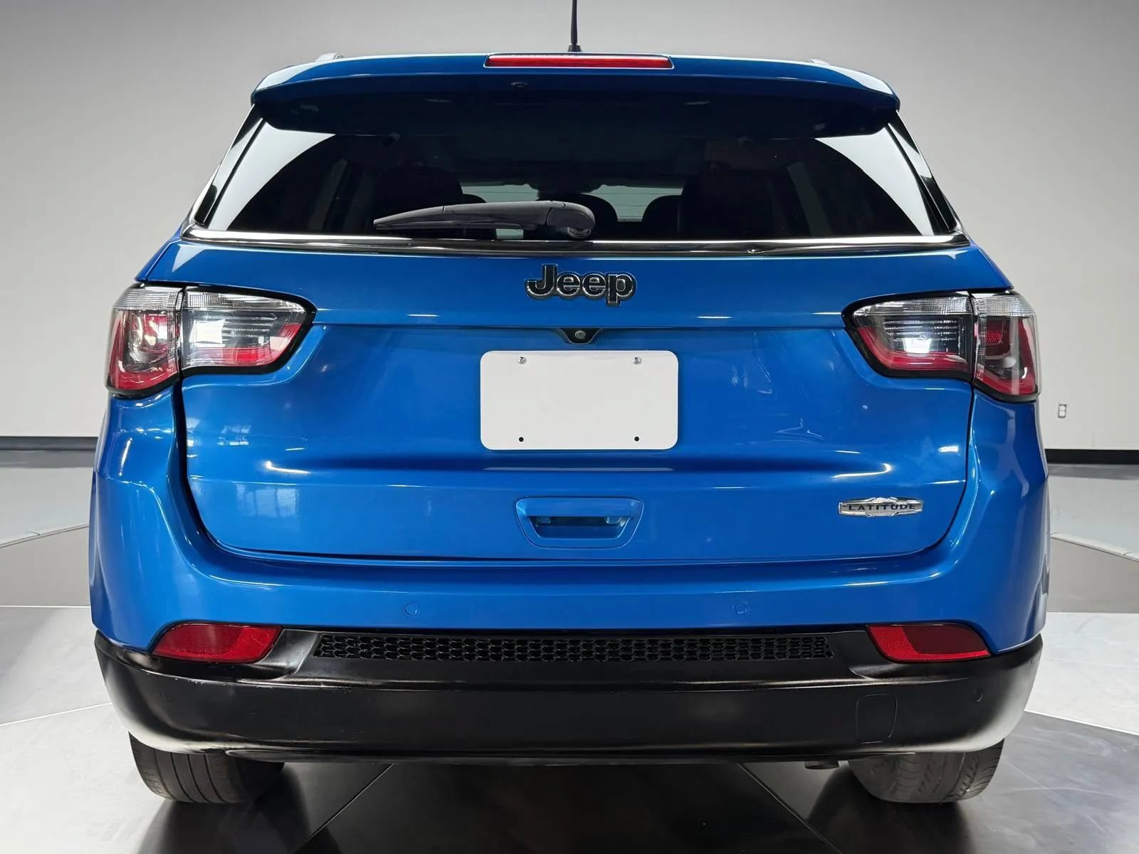 Used 2020 Jeep Compass Latitude FWD image 5