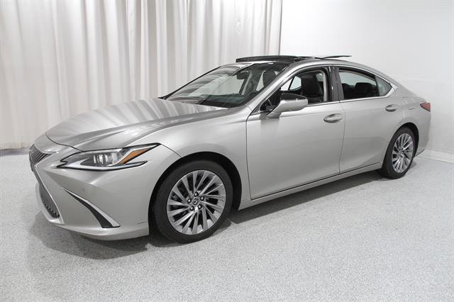 Used 2019 Lexus ES 350 w/ Accessory Package image 3