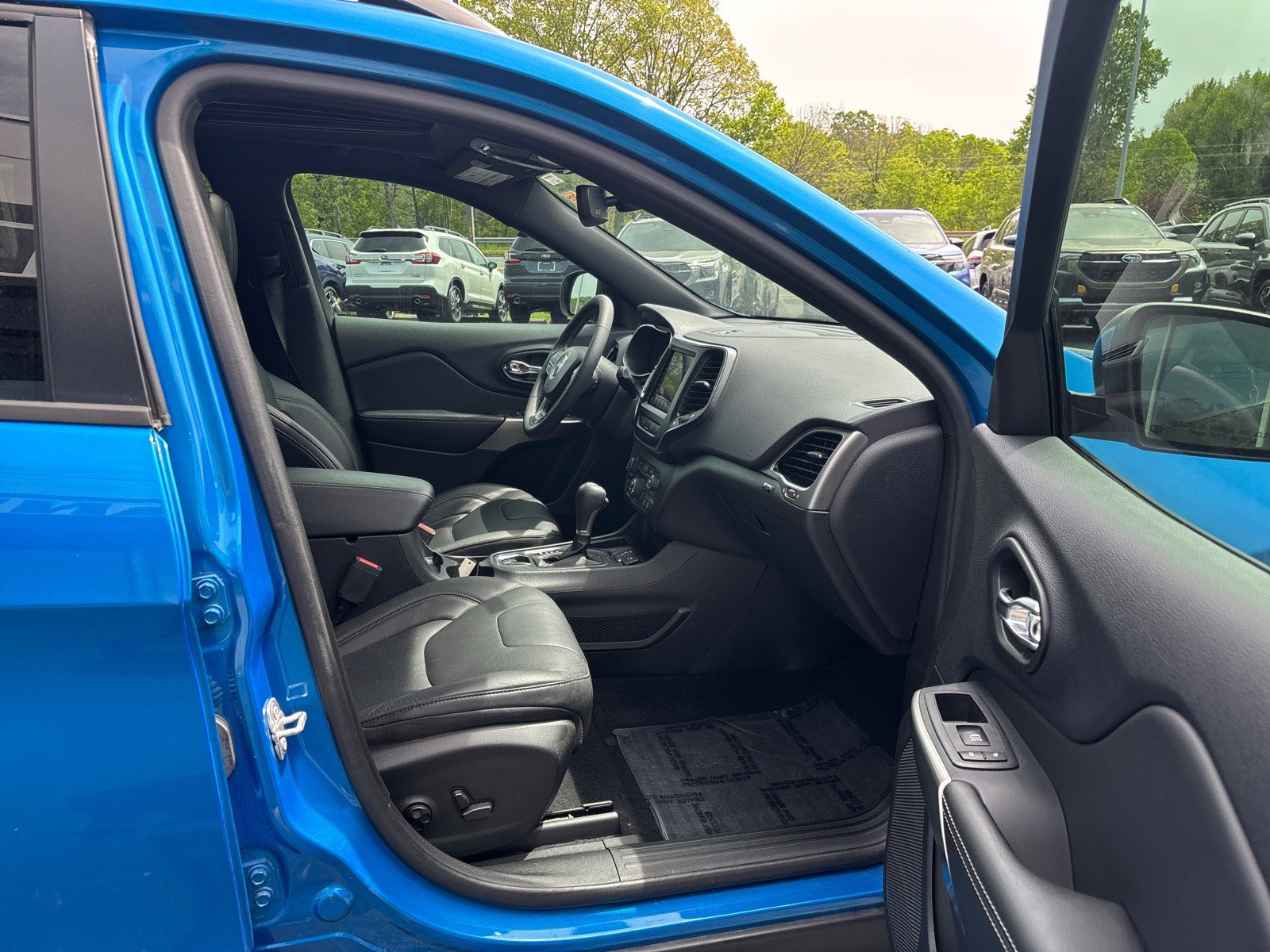 Used 2021 Jeep Cherokee Latitude Lux 80th Anniv w/ Quick Order Package 26U 80TH FWD image 40