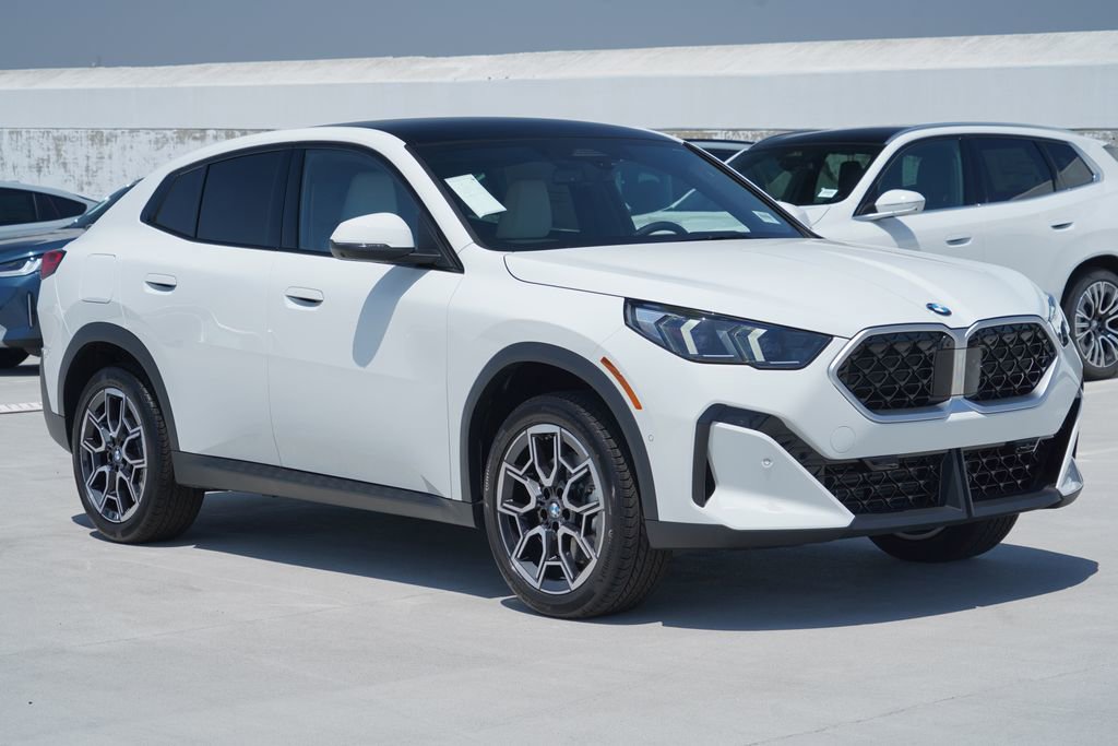 New 2026 BMW X2 xDrive28i w/ Technology Package AWD/4WD image 3