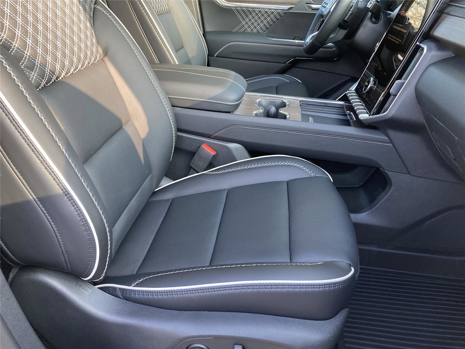 New 2026 GMC Acadia Denali w/ Super Cruise Package image 23