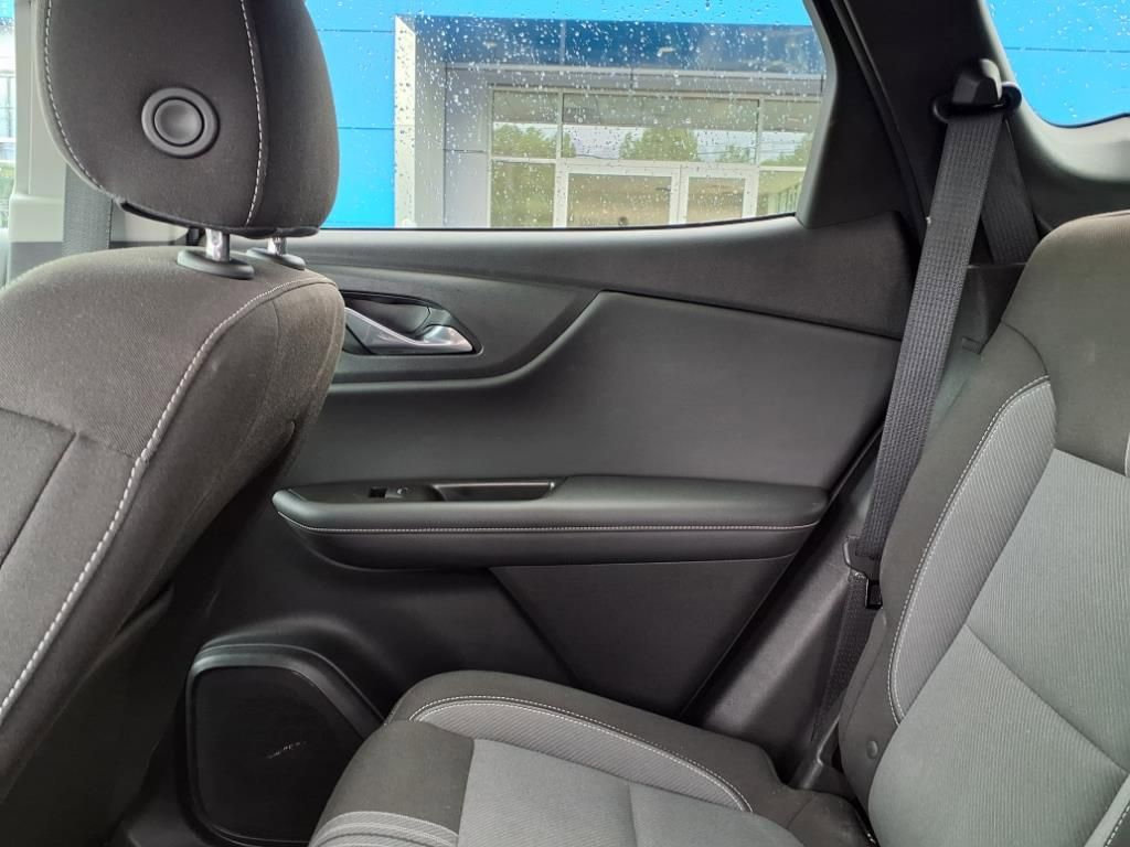 Used 2023 Chevrolet Blazer LT image 25