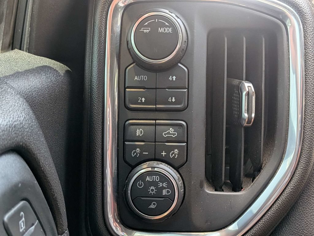 Used 2020 Chevrolet Silverado 1500 RST AWD/4WD image 35