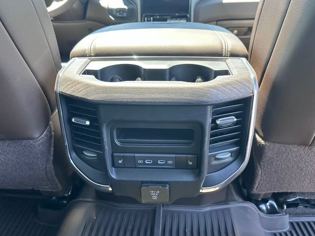 New 2026 RAM 3500 Laramie AWD/4WD image 32