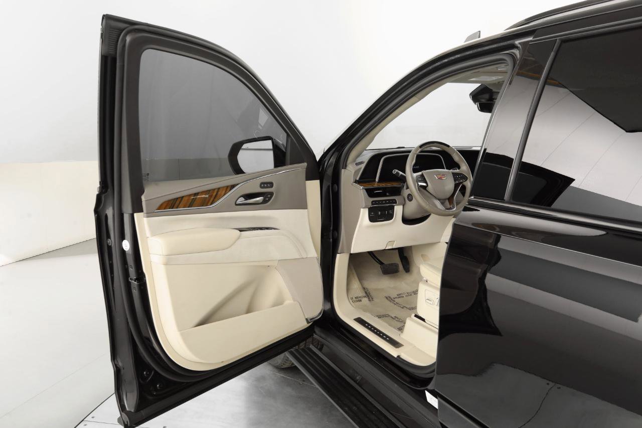 Used 2023 Cadillac Escalade ESV Sport Platinum image 11