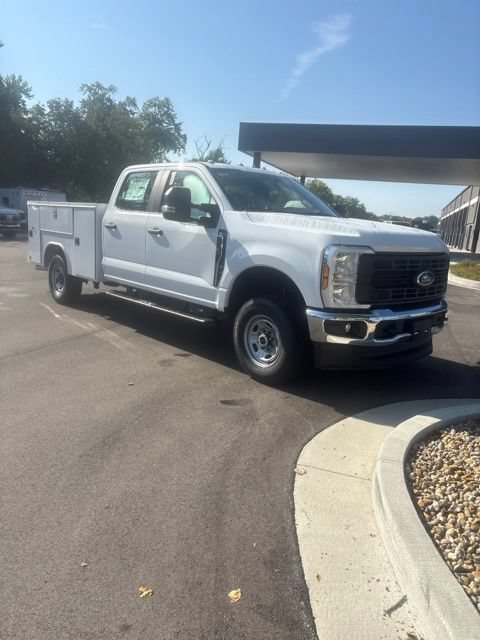 New 2026 Ford F250 XL w/ XL Chrome Package AWD/4WD image 3