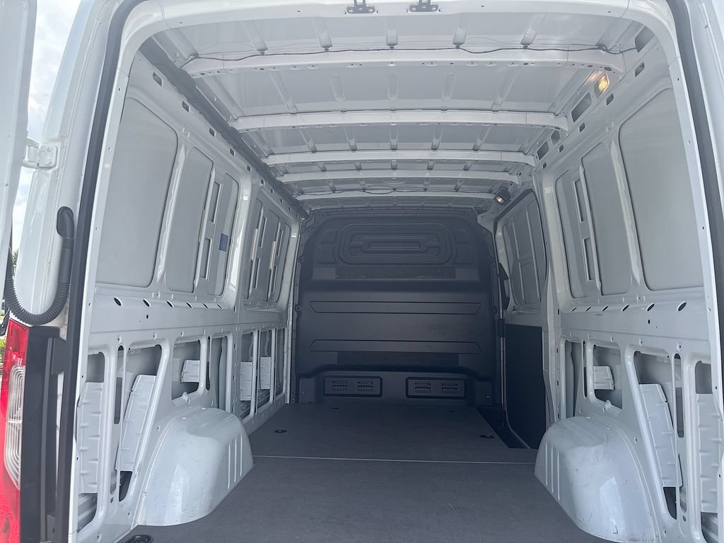 Used 2023 Mercedes-Benz Sprinter 2500 image 18