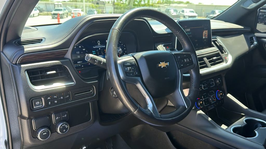 Used 2022 Chevrolet Tahoe LT w/ Luxury Package image 17