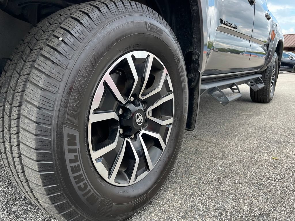 Used 2021 Toyota Tacoma TRD Sport AWD/4WD image 15