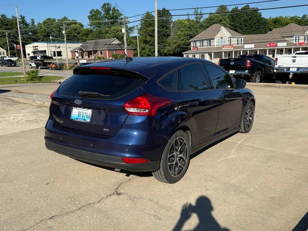 Used 2017 Ford Focus SEL w/ Cold Weather Package FWD image 6