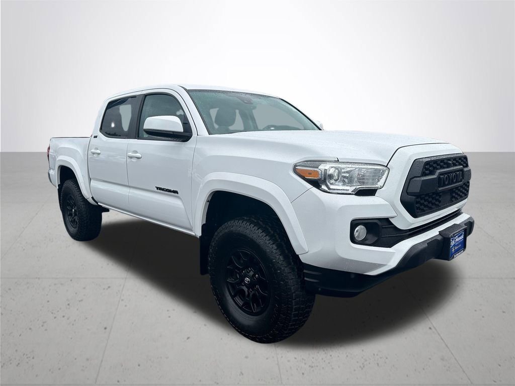 Used 2019 Toyota Tacoma SR5 AWD/4WD image 5