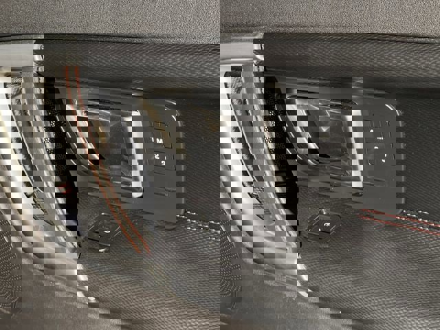 Used 2017 Land Rover Discovery Sport HSE image 25