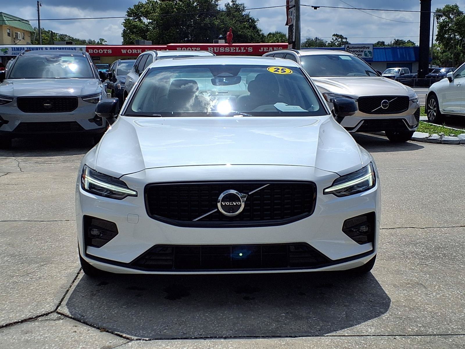 Certified 2025 Volvo S60 B5 Plus AWD/4WD image 2