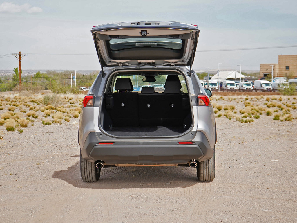 Used 2024 Toyota RAV4 XLE image 12