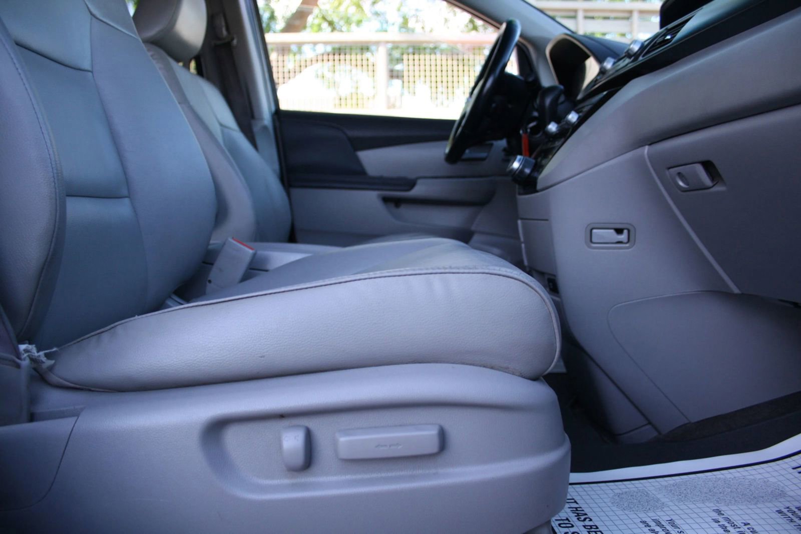 Used 2012 Honda Odyssey Touring Elite image 8