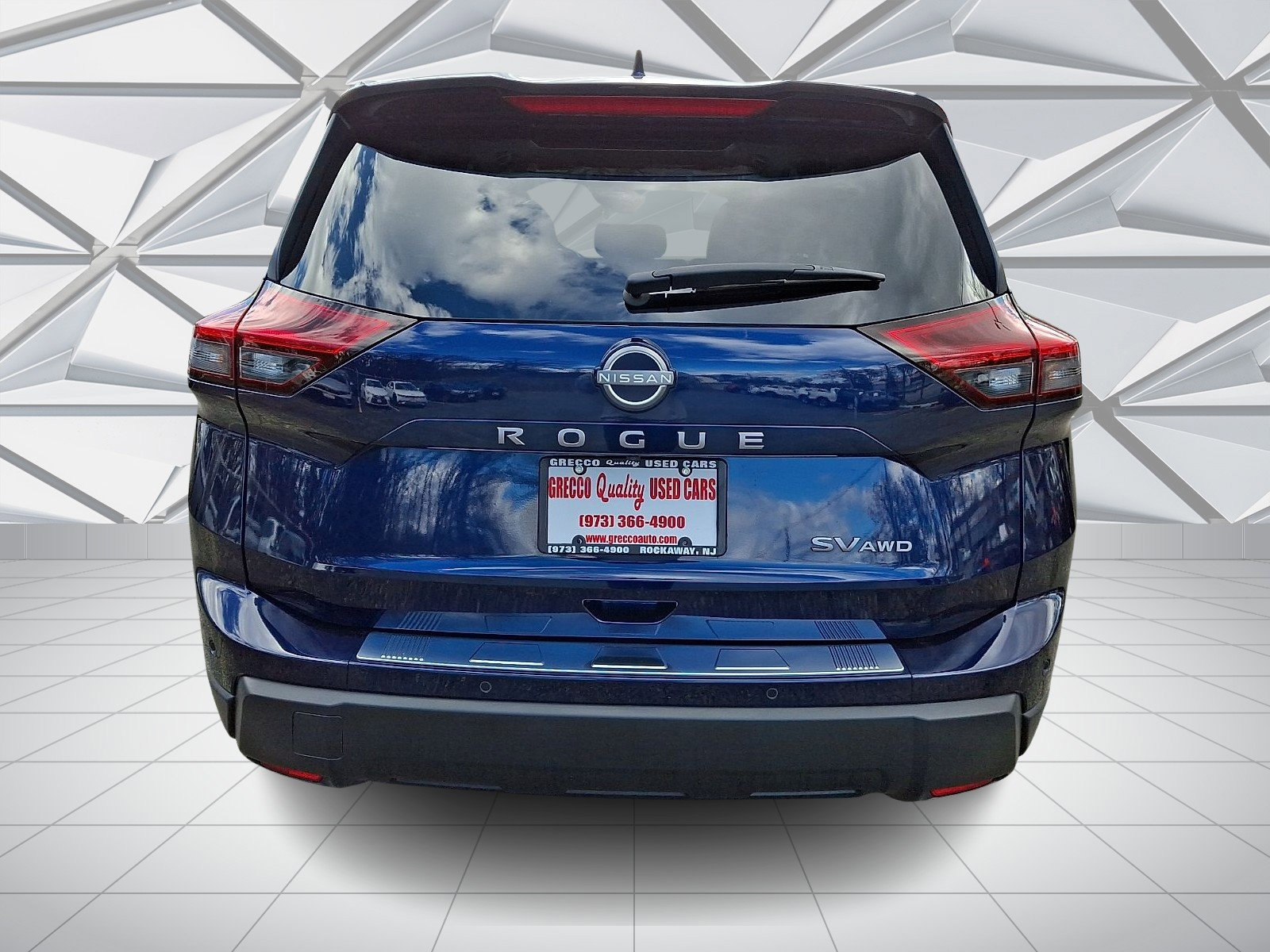 Used 2024 Nissan Rogue SV w/ SV Premium Package image 9