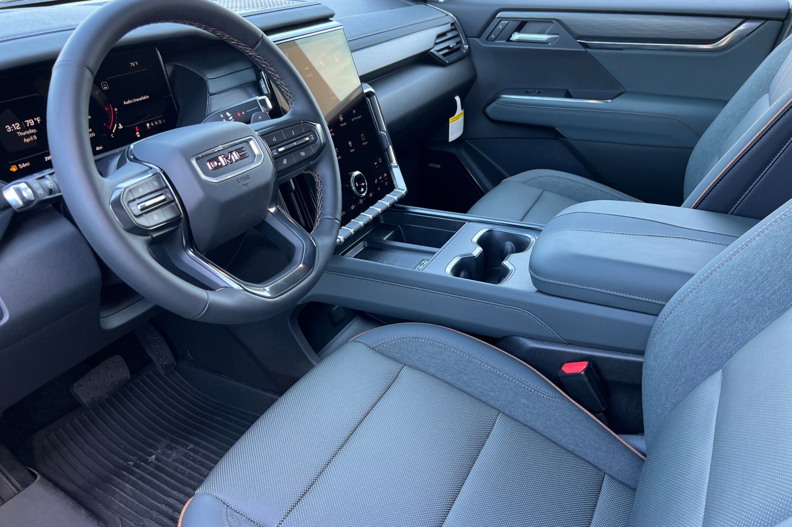 New 2026 GMC Acadia AT4 w/ LPO, Floor Liner Package AWD/4WD image 11