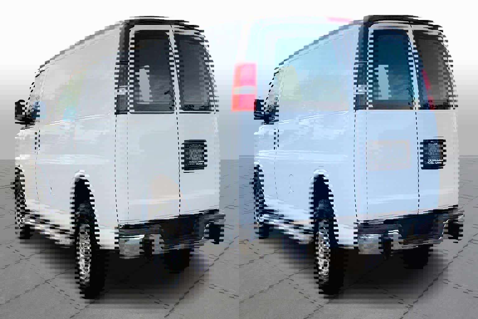 Used 2021 Chevrolet Express 2500 w/ Driver Convenience Package image 9