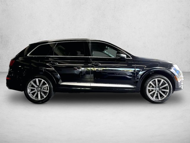 Used 2017 Audi Q7 3.0T Prestige AWD/4WD image 5