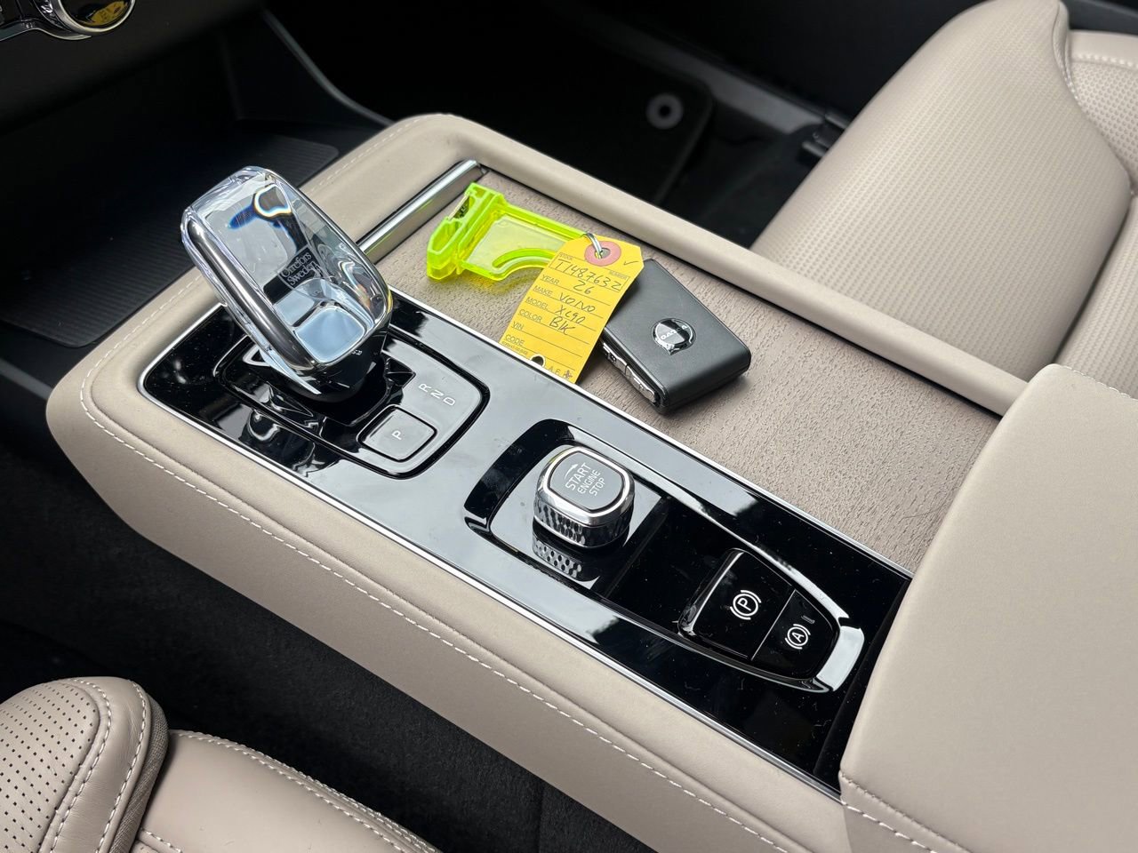 New 2026 Volvo XC90 B6 Ultra w/ Protection Package Premier image 15