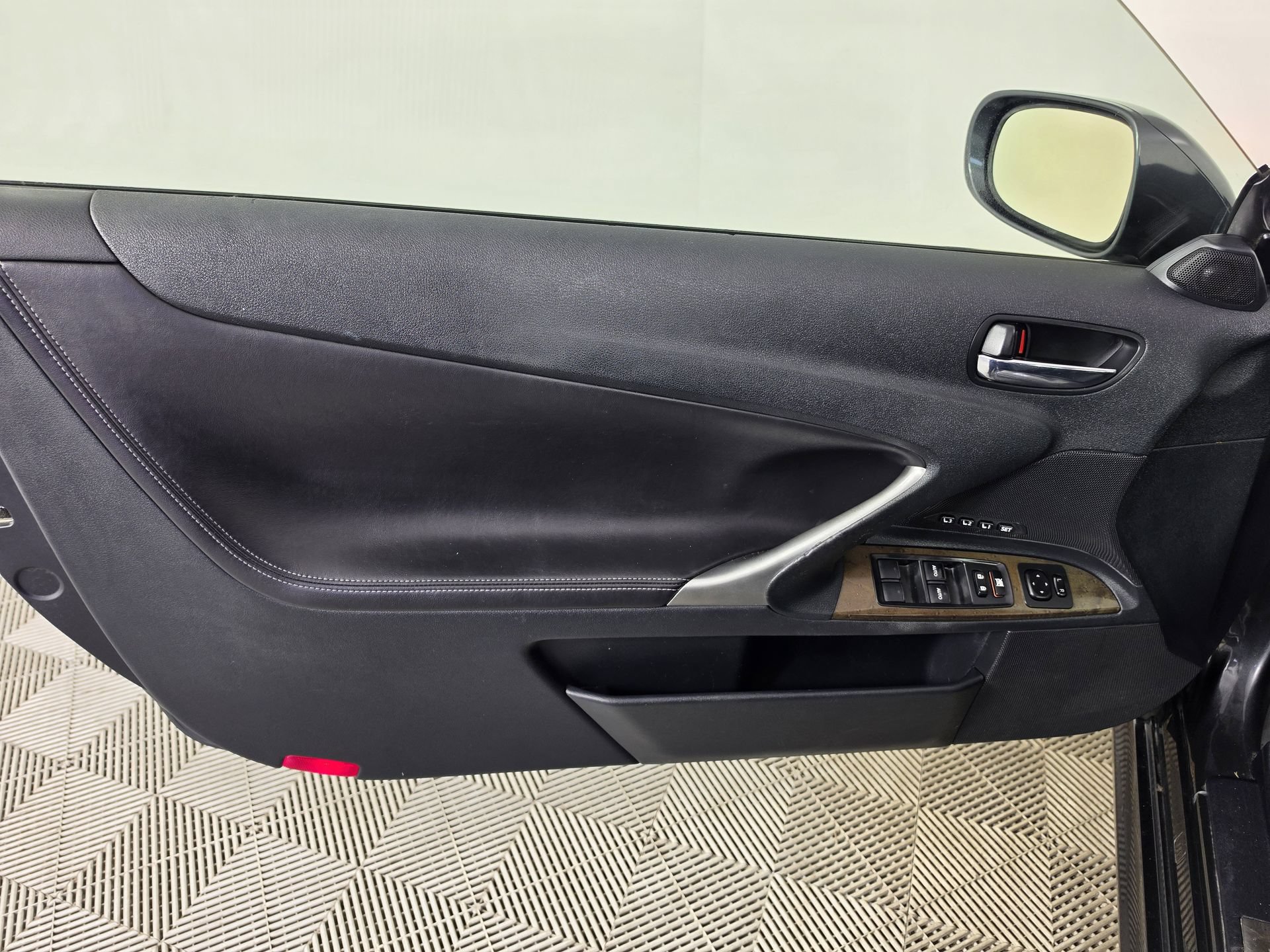 Used 2010 Lexus IS 350C RWD image 17