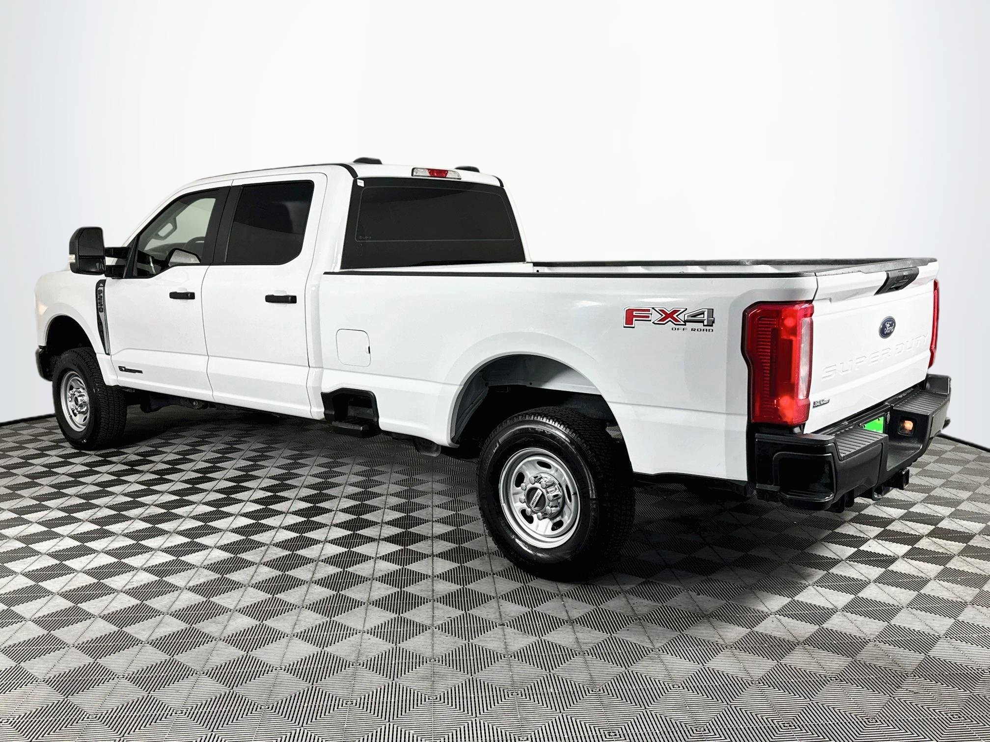 Used 2024 Ford F250 XL w/ FX4 Off-Road Package AWD/4WD image 6