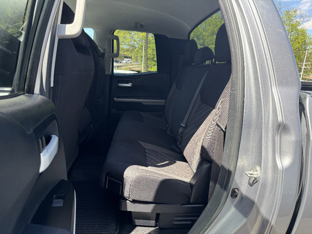 Used 2018 Toyota Tundra SR5 AWD/4WD image 11