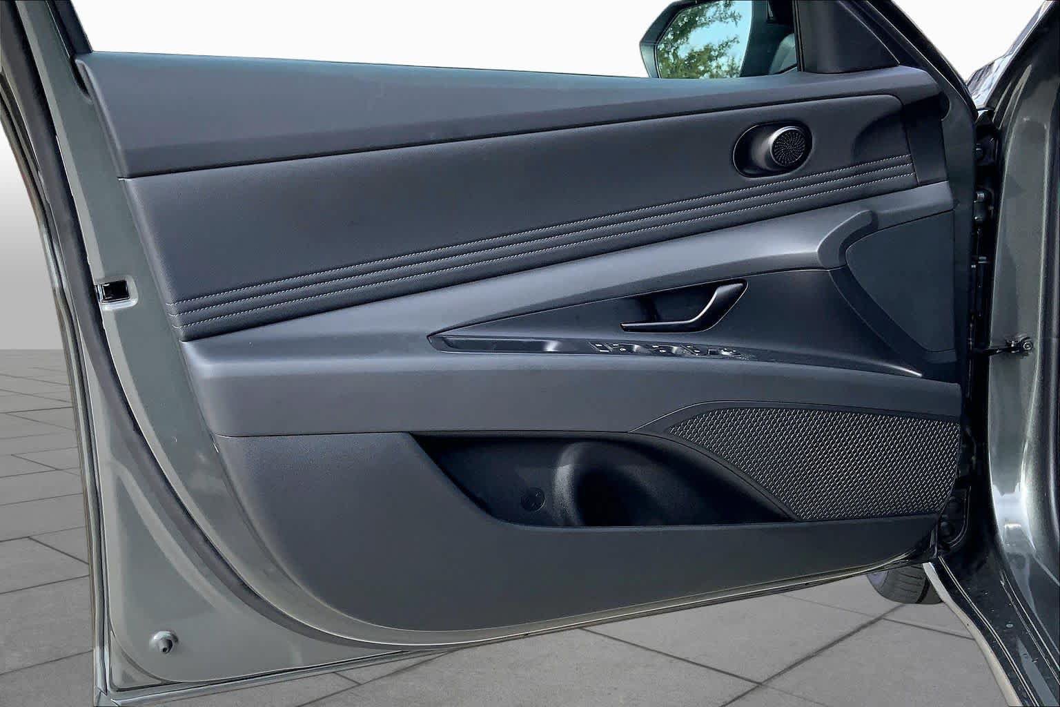 New 2026 Hyundai Elantra Hybrid FWD image 10