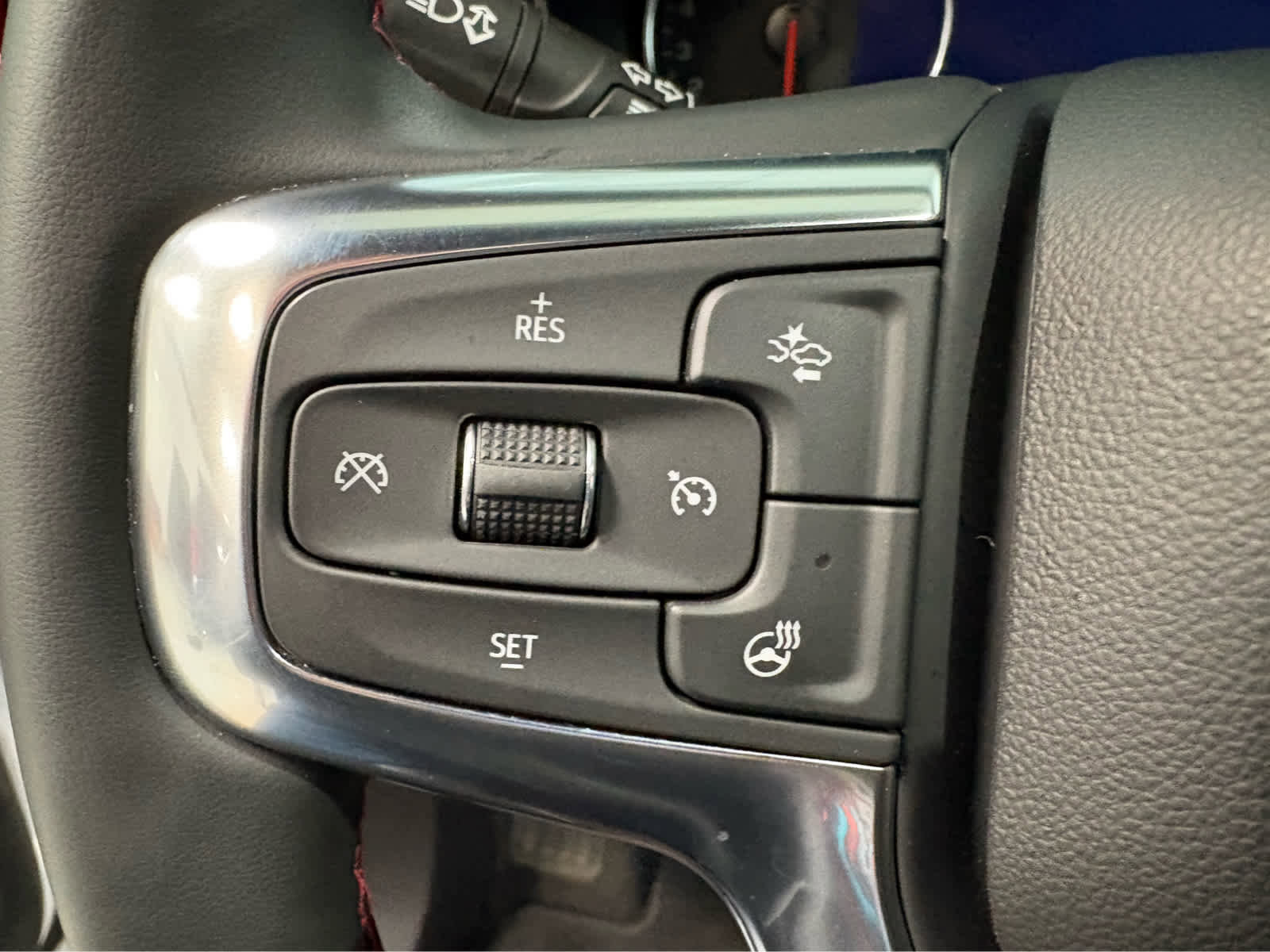 Certified 2025 Chevrolet Blazer RS w/ Driver Confidence II Package image 18