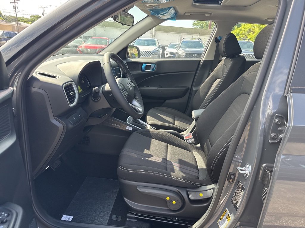 New 2025 Hyundai Venue SEL image 12