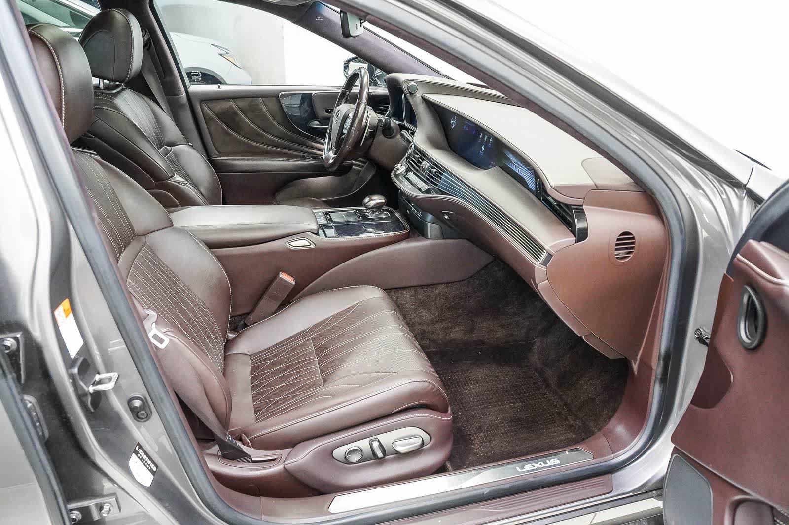 Used 2020 Lexus LS 500 w/ Interior Upgrade Package RWD image 17
