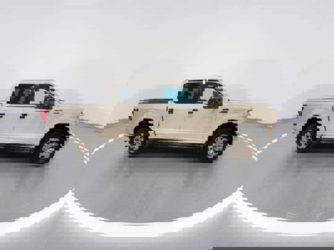 Used 2015 Ford F150 XLT w/ Trailer Tow Package image 9