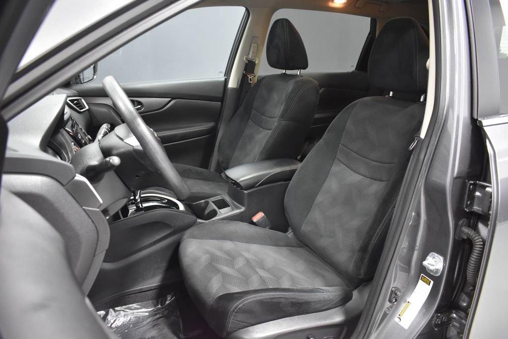 Used 2016 Nissan Rogue SV w/ SV Moonroof Package AWD/4WD image 5